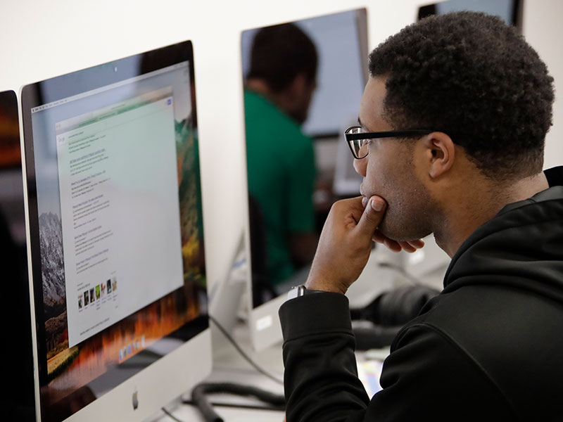 CCAC student works on a project in a CIT class